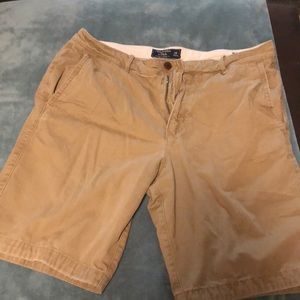 Men’s shorts with pockets